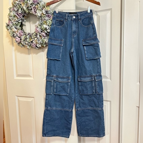 NWT Fashion Nova Stars Aligned Cargo Utility Jeans/Medium Blue Wash - Picture 2 of 13